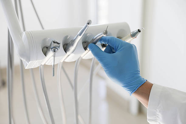 Professional Tooth Extraction technician working in Marion County County, OR